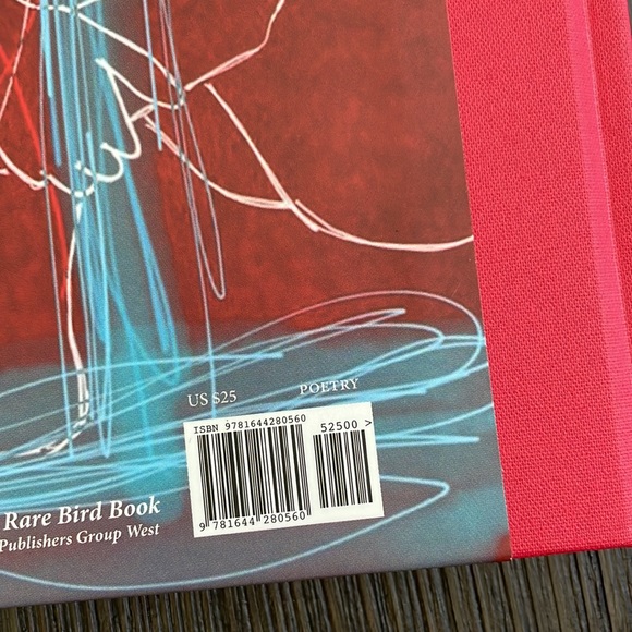 The Life of a Wannabe Mogul by Bella Thorne volume one (hardcover) - Picture 3 of 9